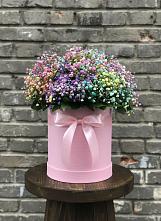 Цветочная композиция из Гипсофила и Розы в шляпной коробке в Мосальске