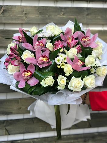 Букет цветов из: Розы и Хризантемы в Мосальске