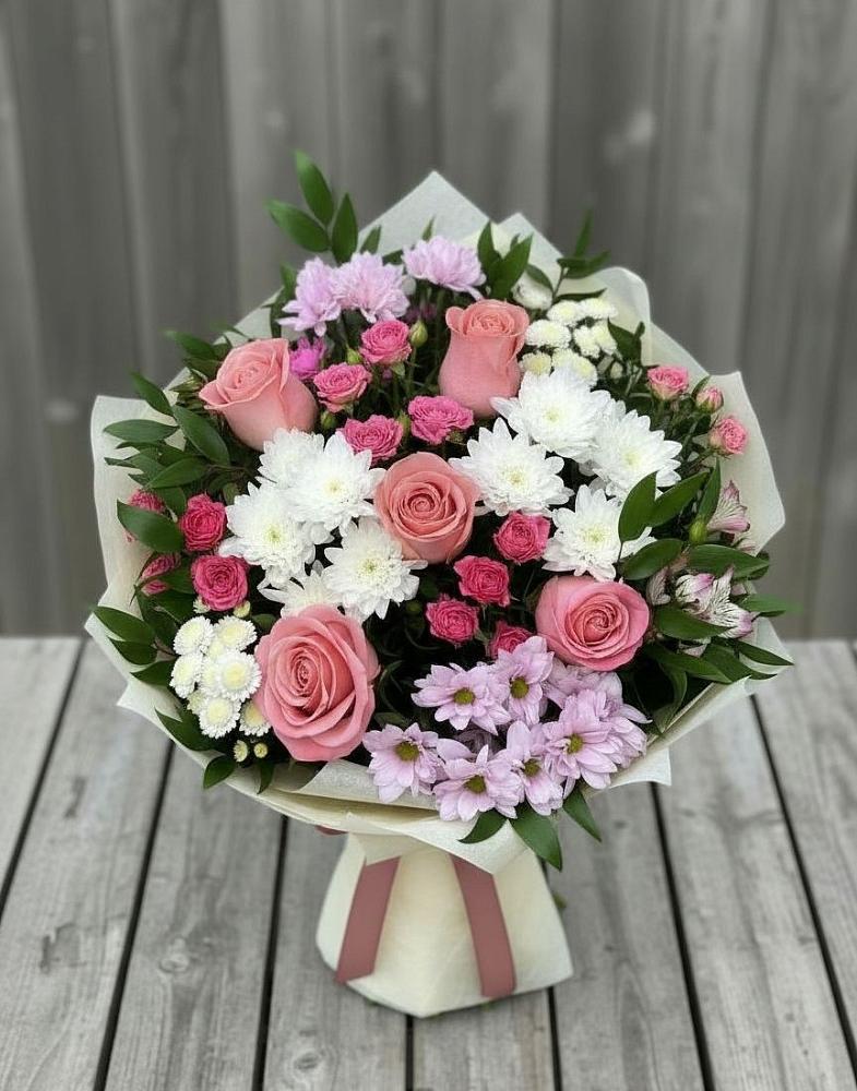 Букет цветов из: Альстромерии, Гвоздики, Розы и Хризантемы в Мосальске