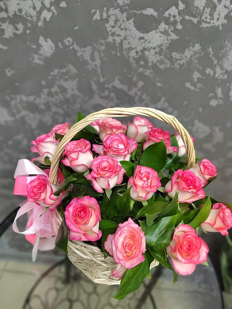 Цветочная композиция из Розы в корзине в Мосальске