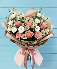Букет цветов из:  Розы, Альстромерии и Лизиантусы в Мосальске