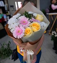 Букет цветов из:  Герберы, Розы и Хризантемы в Мосальске