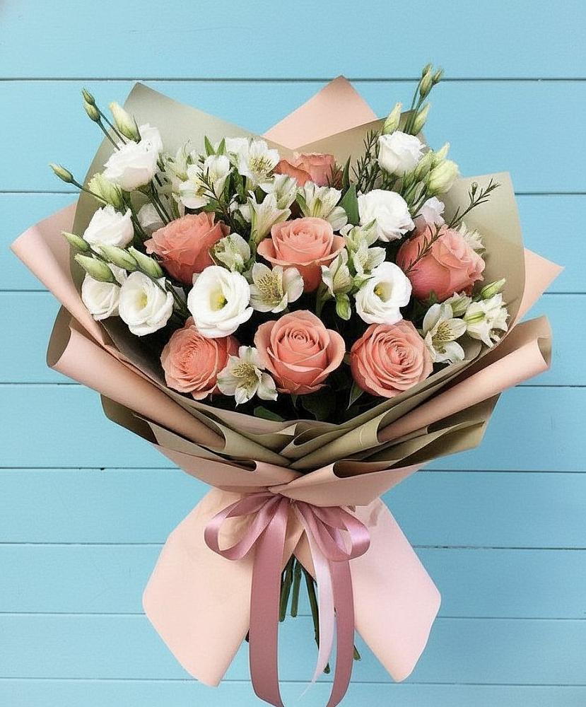 Букет цветов из: Розы, Альстромерии и Лизиантусы в Мосальске