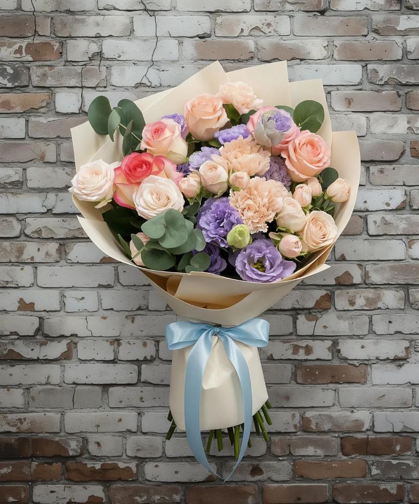 Букет цветов из: Розы, Лизиантусы и Гвоздики в Мосальске