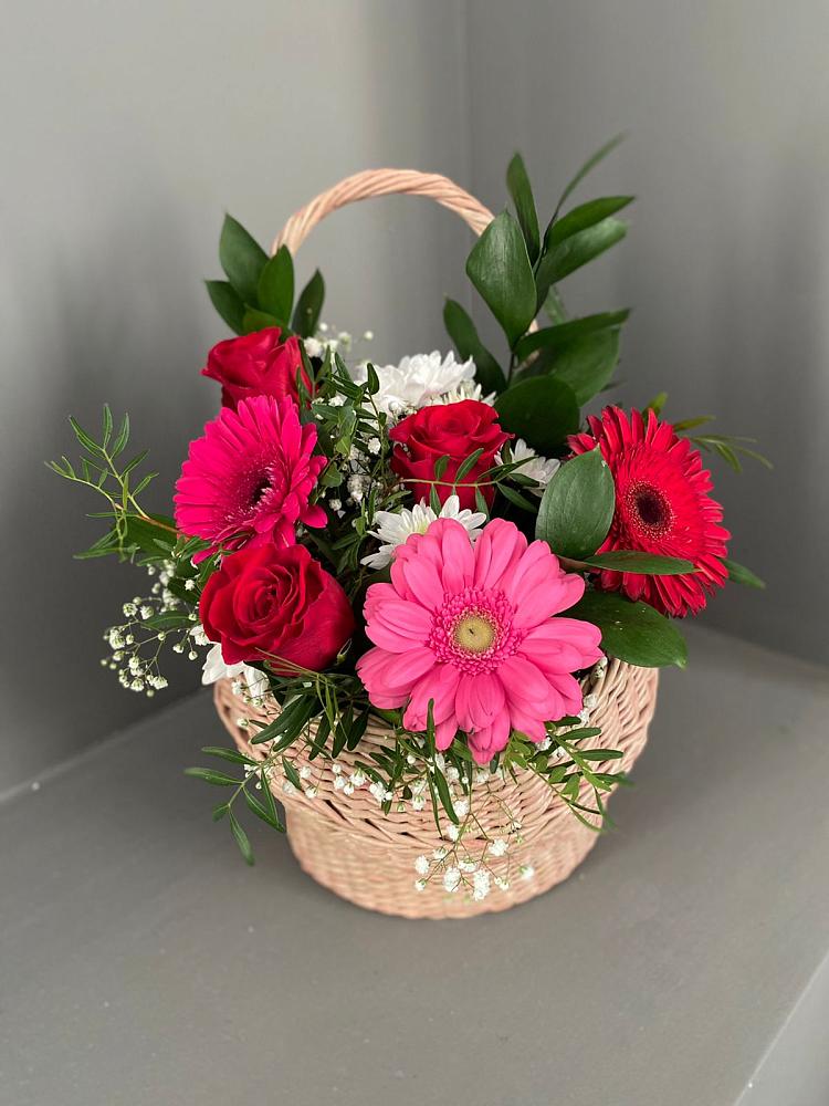 Цветочная композиция из Розы, Хризантемы и Герберы в корзине в Мосальске