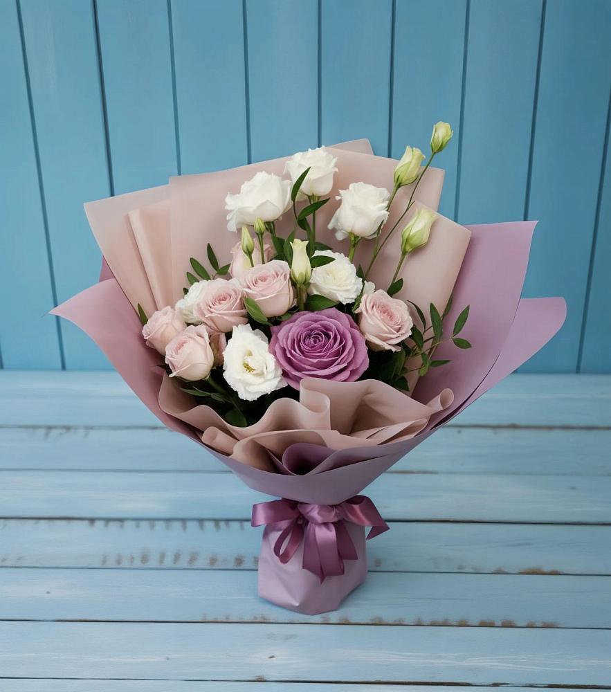 Букет цветов из: Розы и Лизиантусы в Мосальске